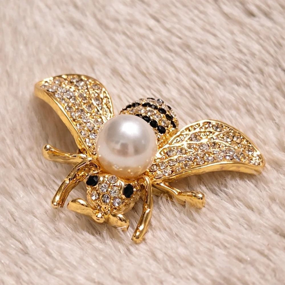 Cottagecore Old Money Pearl Bee Rhinestone‎ Gold Statement Brooch
